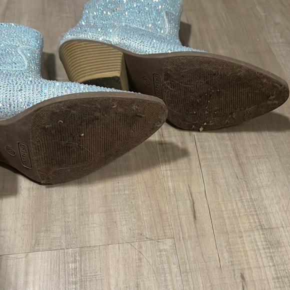 Sparkly boots - Picture 10 of 12